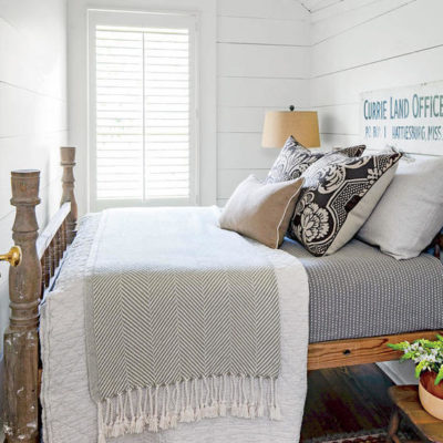 Roundup: 10 Ways to Make Your Bed