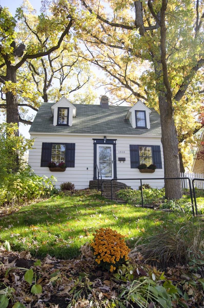 2017 Curbly House front yard, after renovation, sod, repainting