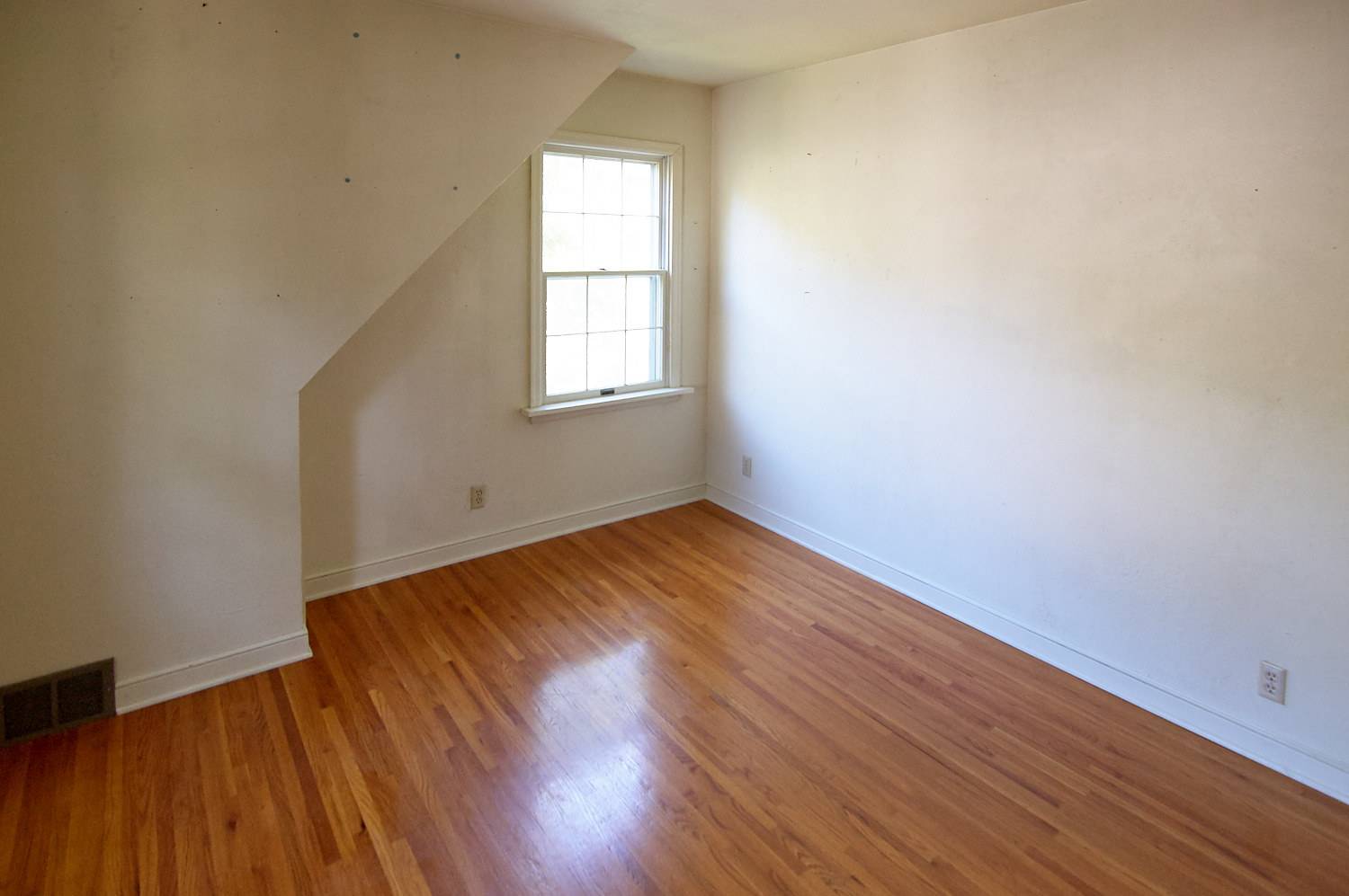 Girl's room, before