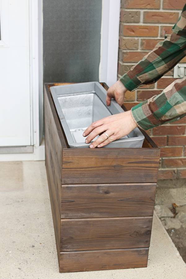 assembling the planter box