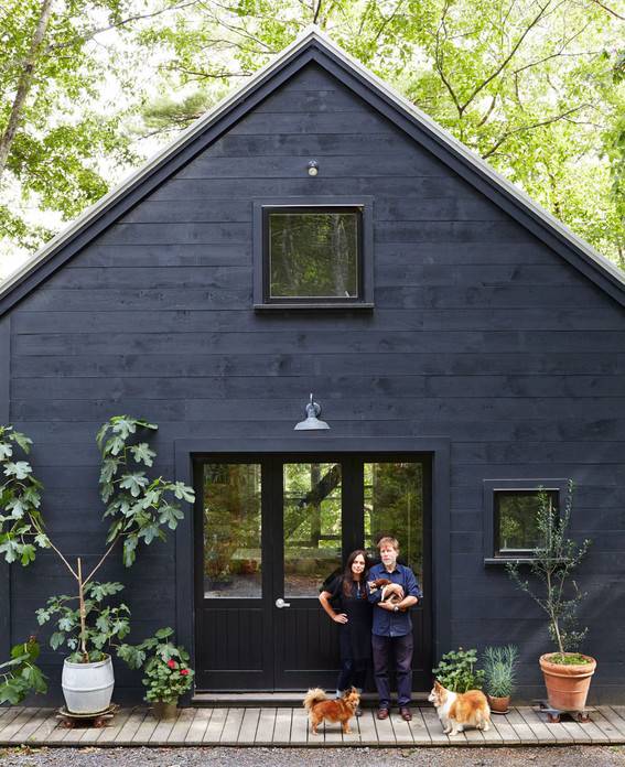 Roundup: Dark Painted Exterior
